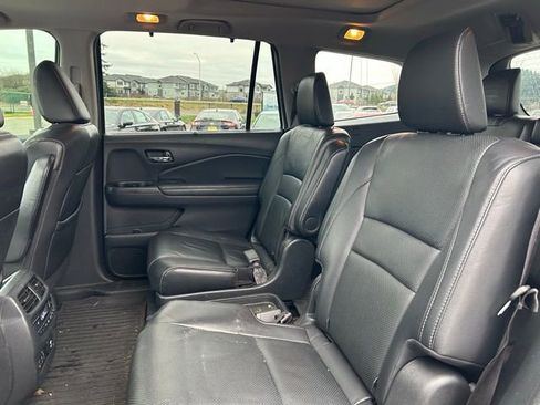 Used 2016 Honda Pilot Touring image 10