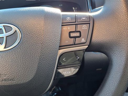 Used 2025 Toyota Camry LE image 14