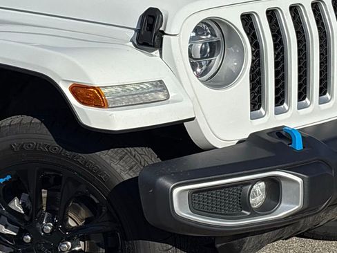 Used 2022 Jeep Wrangler Unlimited Sahara image 7