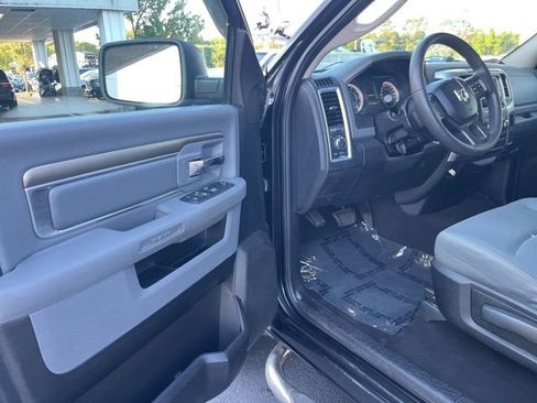 Used 2017 RAM 1500 Classic SLT AWD/4WD image 5