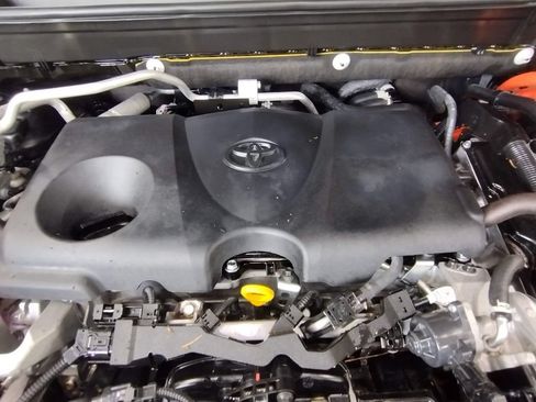 Used 2023 Toyota RAV4 XSE w/ Weather Package AWD/4WD image 9
