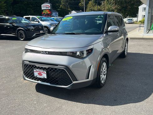 Used 2023 Kia Soul LX image 4
