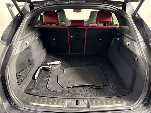 Used 2024 Jaguar F-PACE R-Dynamic S image 32