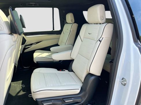 New 2026 Cadillac Escalade ESV Sport w/ Touring Package AWD/4WD image 31
