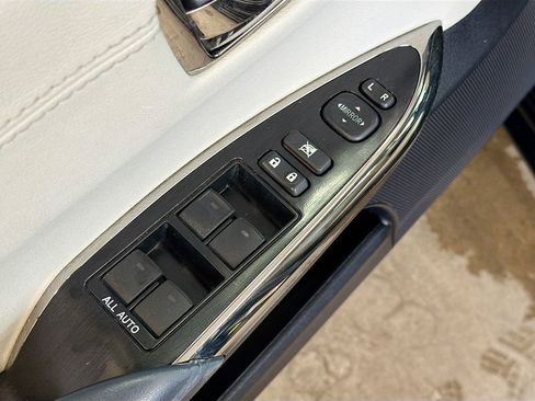 Used 2015 Toyota Avalon XLE image 17