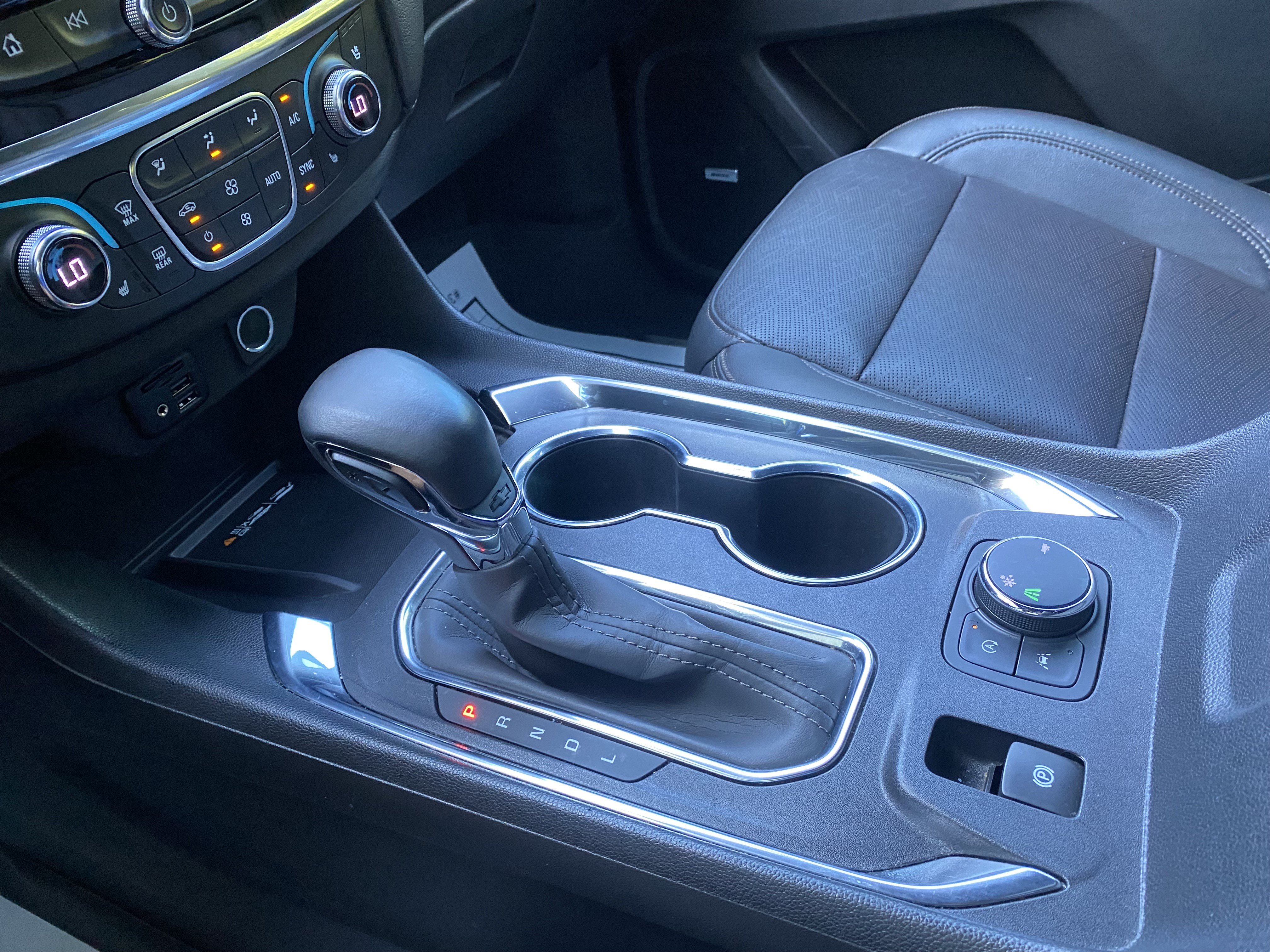 Used 2023 Chevrolet Traverse High Country FWD image 30