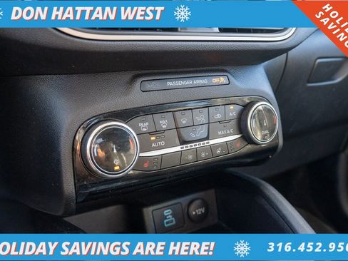 Used 2022 Ford Escape SEL image 9