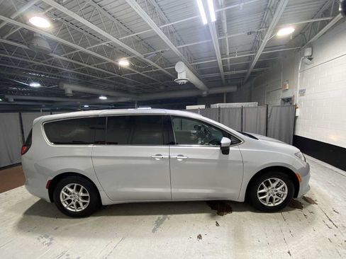 Used 2023 Chrysler Voyager LX FWD image 27