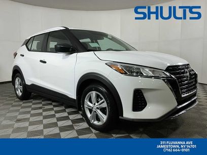 New 2025 Nissan Kicks Play S