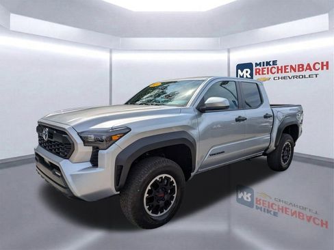 Used 2024 Toyota Tacoma TRD Off-Road AWD/4WD image 8