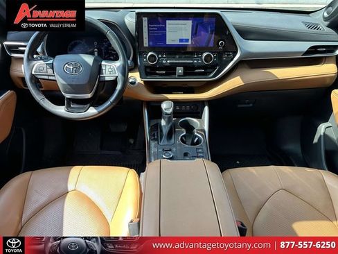 Used 2023 Toyota Highlander Platinum AWD/4WD image 18
