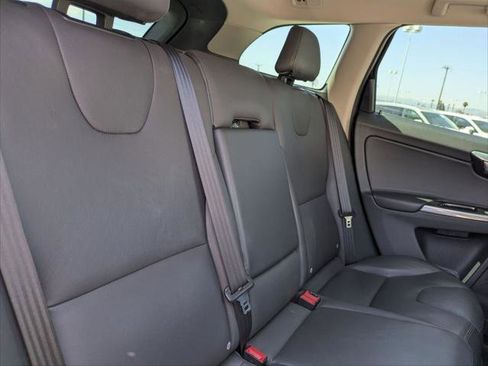 Used 2015 Volvo XC60 T6 FWD image 23