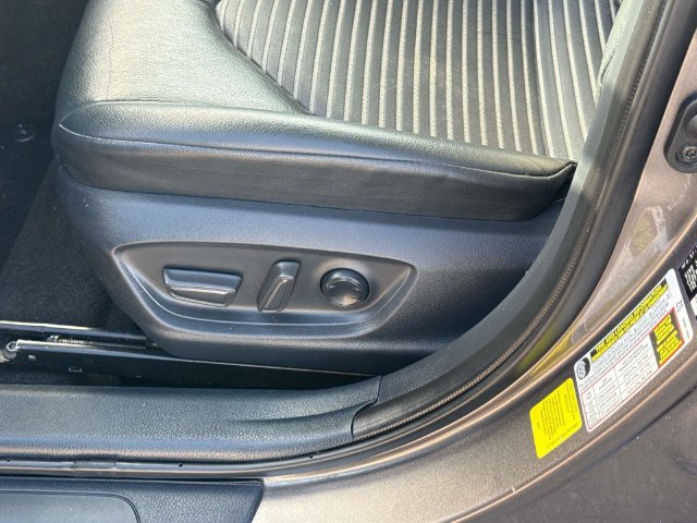 Used 2023 Toyota Camry SE FWD image 17