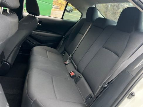 Used 2021 Toyota Corolla LE image 18