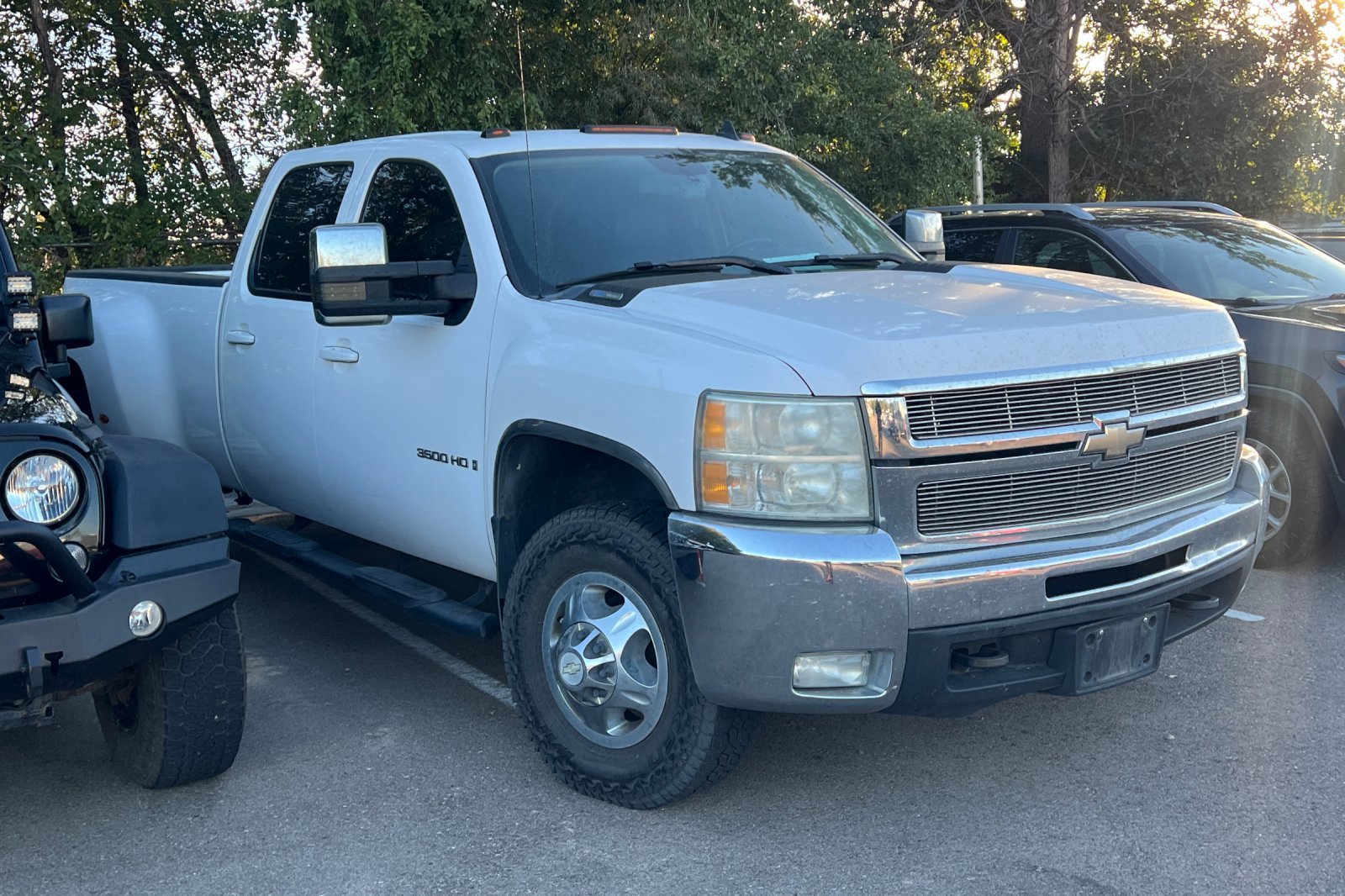 Used 2008 Chevrolet Silverado 3500 LTZ w/ Sun And Navigation Package AWD/4WD image 2