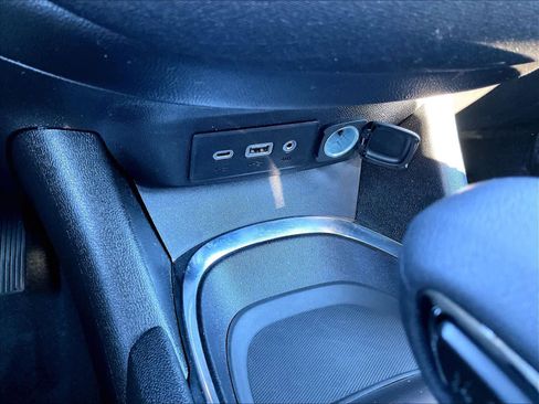 Used 2024 Chevrolet Malibu LT image 27