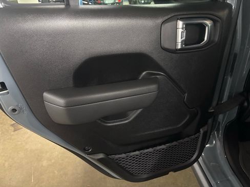 New 2026 Jeep Gladiator Rubicon w/ Technology Group AWD/4WD image 12