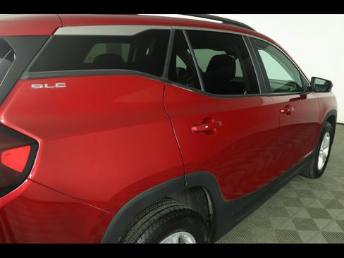 Used 2022 GMC Terrain SLE w/ Driver Convenience Package AWD/4WD image 17