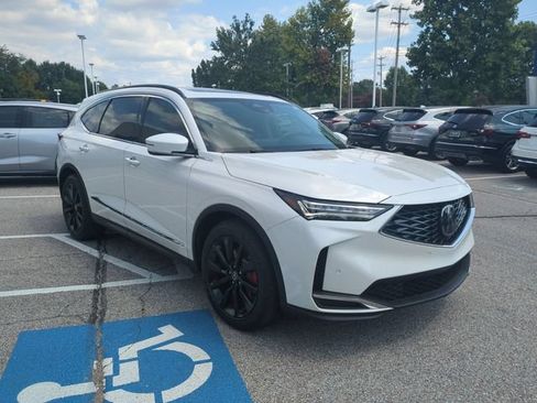 Used 2025 Acura MDX w/ Technology Package FWD image 10