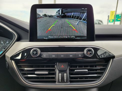 Used 2022 Ford Escape SE image 27