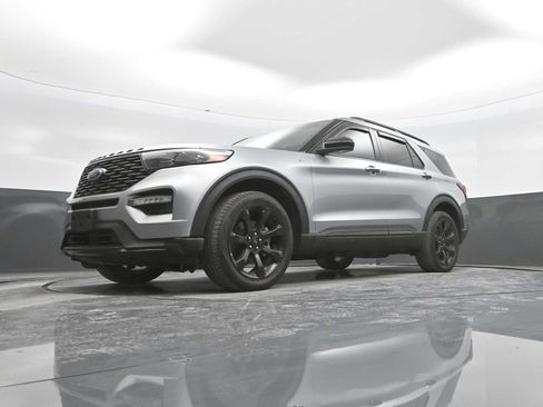 Certified 2024 Ford Explorer ST-Line w/ Class IV Trailer Tow Package AWD/4WD image 37
