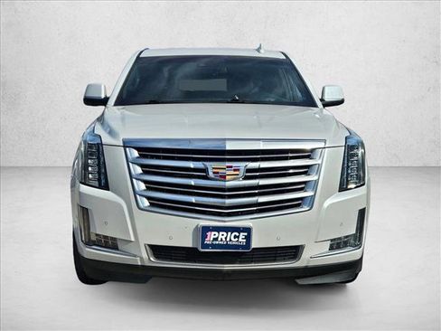Used 2018 Cadillac Escalade ESV Platinum image 2