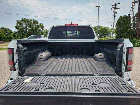 Used 2022 Nissan Frontier SV AWD/4WD image 7