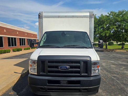 Used 2022 Ford E-350 and Econoline 350 Super Duty RWD image 3