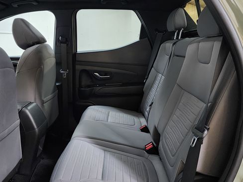 Used 2022 Hyundai Santa Cruz SEL Premium image 14