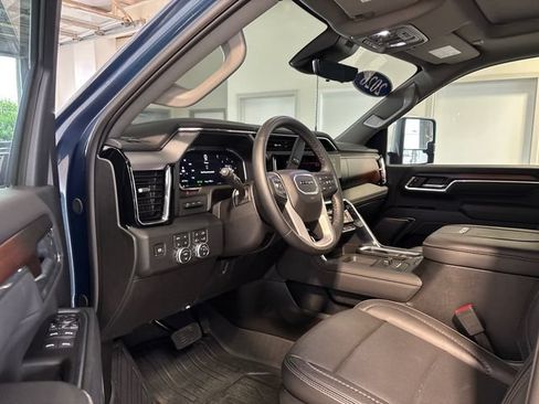 Used 2026 GMC Sierra 2500 Denali w/ Denali Reserve Package AWD/4WD image 8