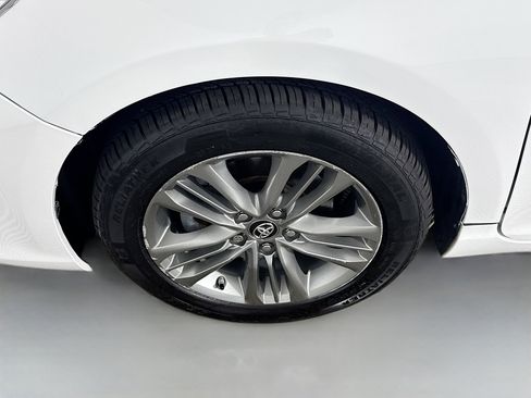 Used 2017 Toyota Camry SE image 37