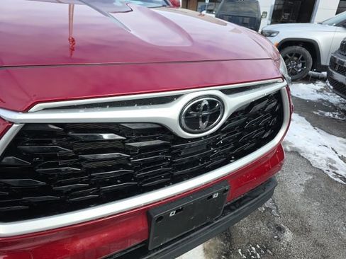 Used 2026 Toyota Highlander XLE image 24