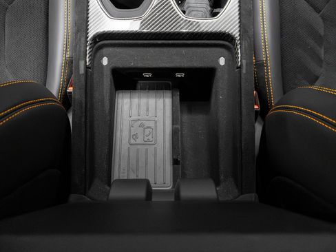 Used 2023 Lamborghini Urus Performante image 35