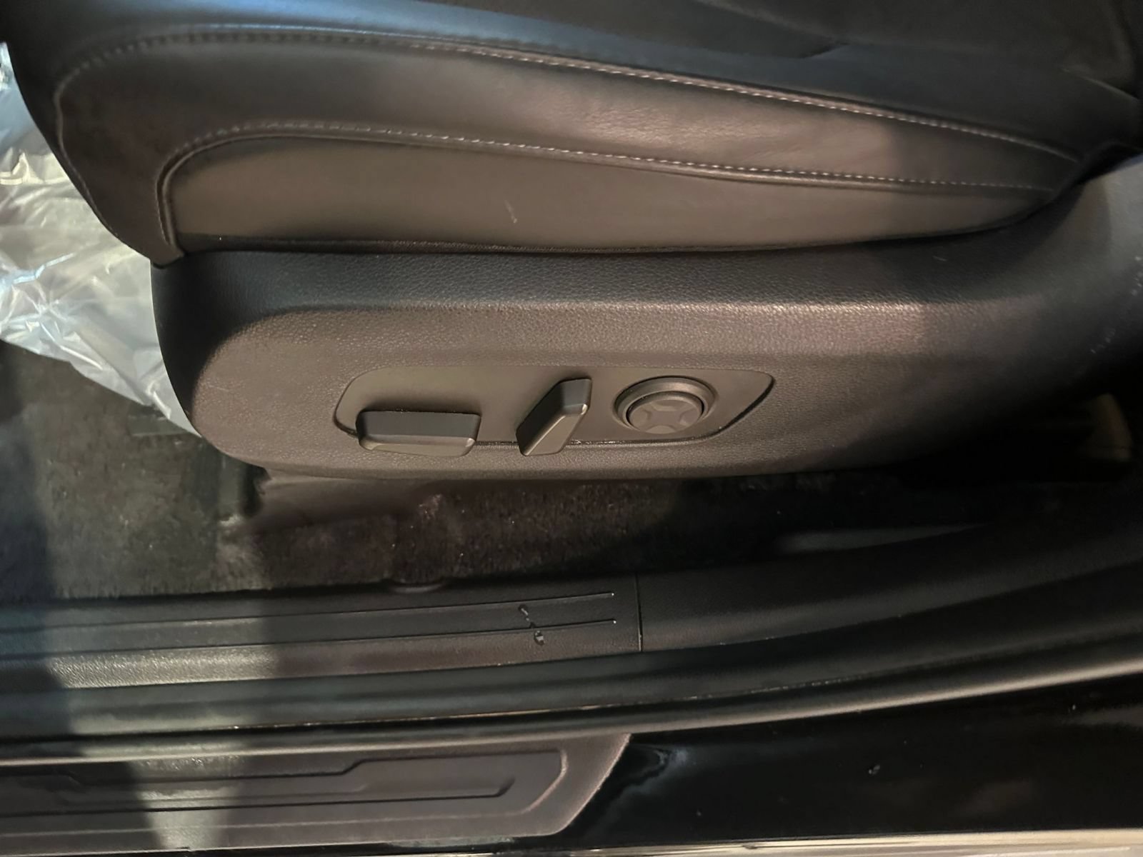Used 2026 Kia Carnival FWD image 22