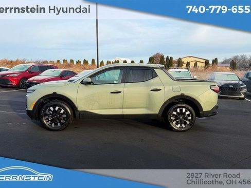 Certified 2025 Hyundai Santa Cruz SE image 4