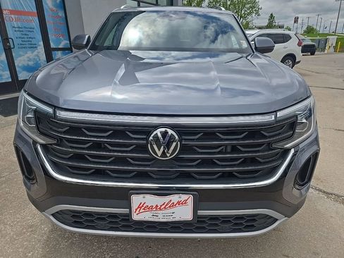Used 2024 Volkswagen Atlas Cross Sport SE AWD/4WD image 16