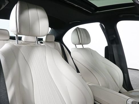 Used 2017 Mercedes-Benz E 300 4MATIC image 21