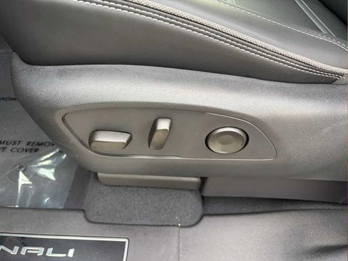 Used 2025 GMC Sierra EV Denali AWD/4WD image 11