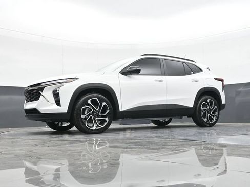New 2026 Chevrolet Trax RS w/ Sunroof Package FWD image 49