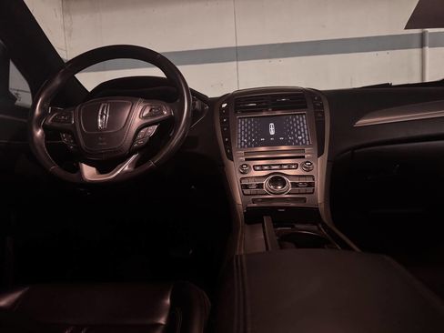 Used 2017 Lincoln MKZ Premiere image 18