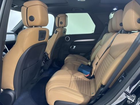 Used 2025 Land Rover Discovery Dynamic SE image 22