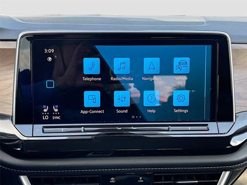 Used 2025 Volkswagen Atlas SE FWD image 16