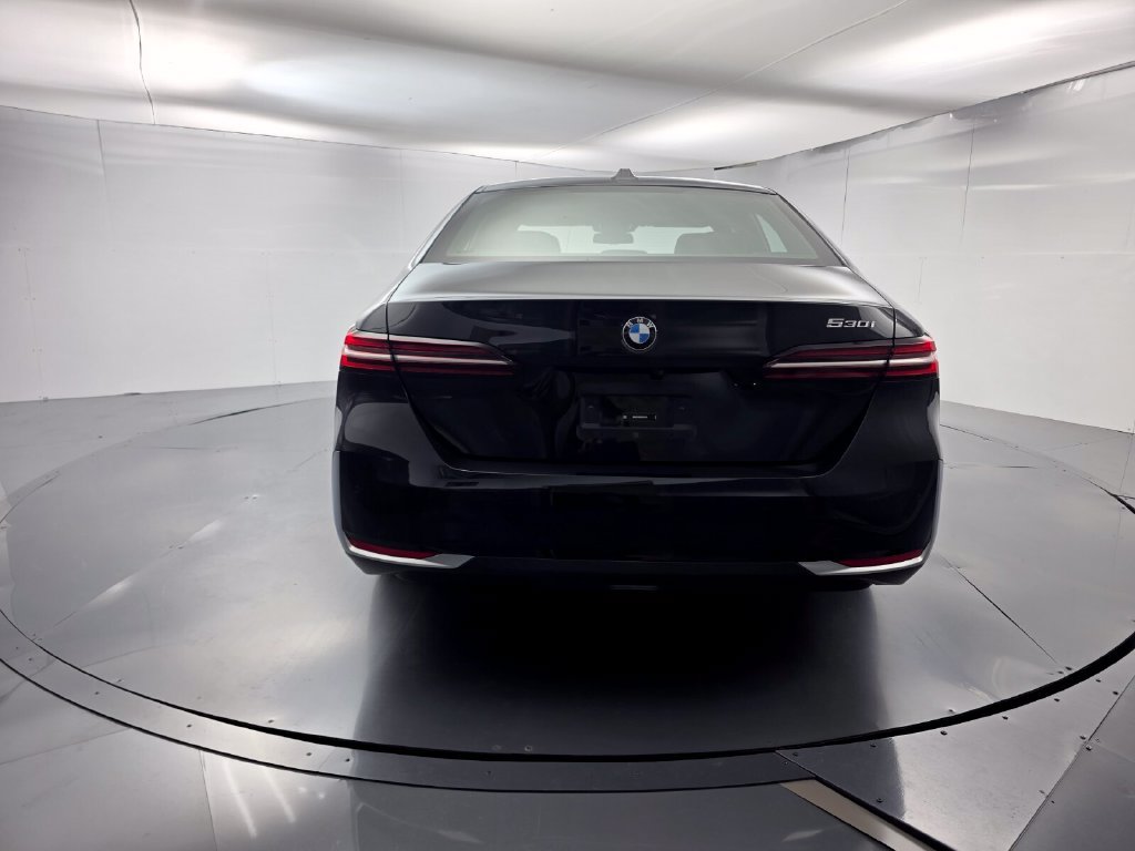 Certified 2024 BMW 530i w/ Premium Package RWD image 5