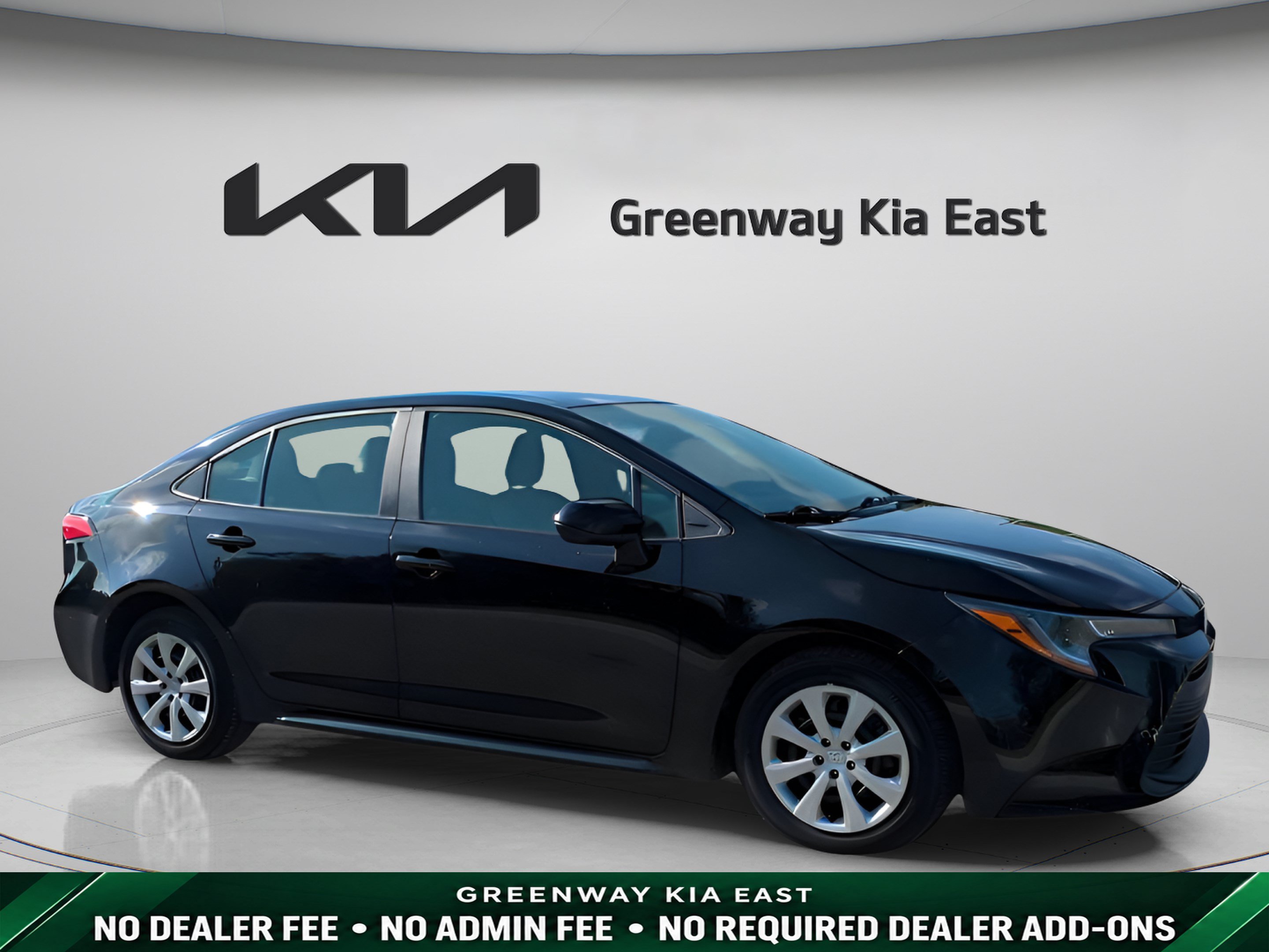 Used 2024 Toyota Corolla LE FWD image 1