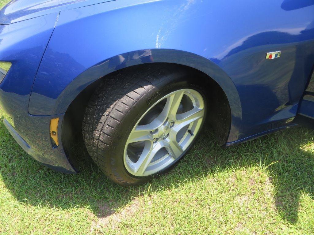 Used 2022 Chevrolet Camaro LT RWD image 23