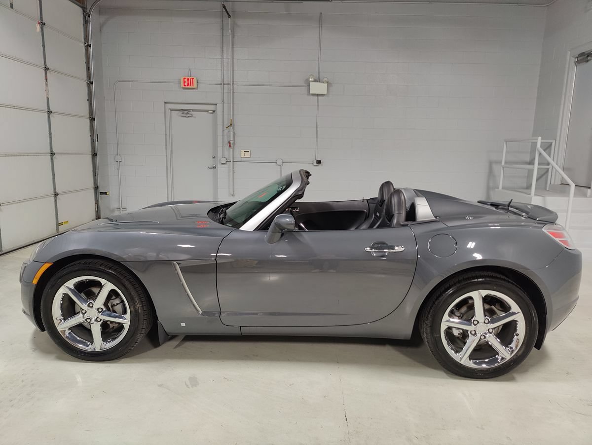 Used 2008 Saturn Sky Red Line RWD image 21