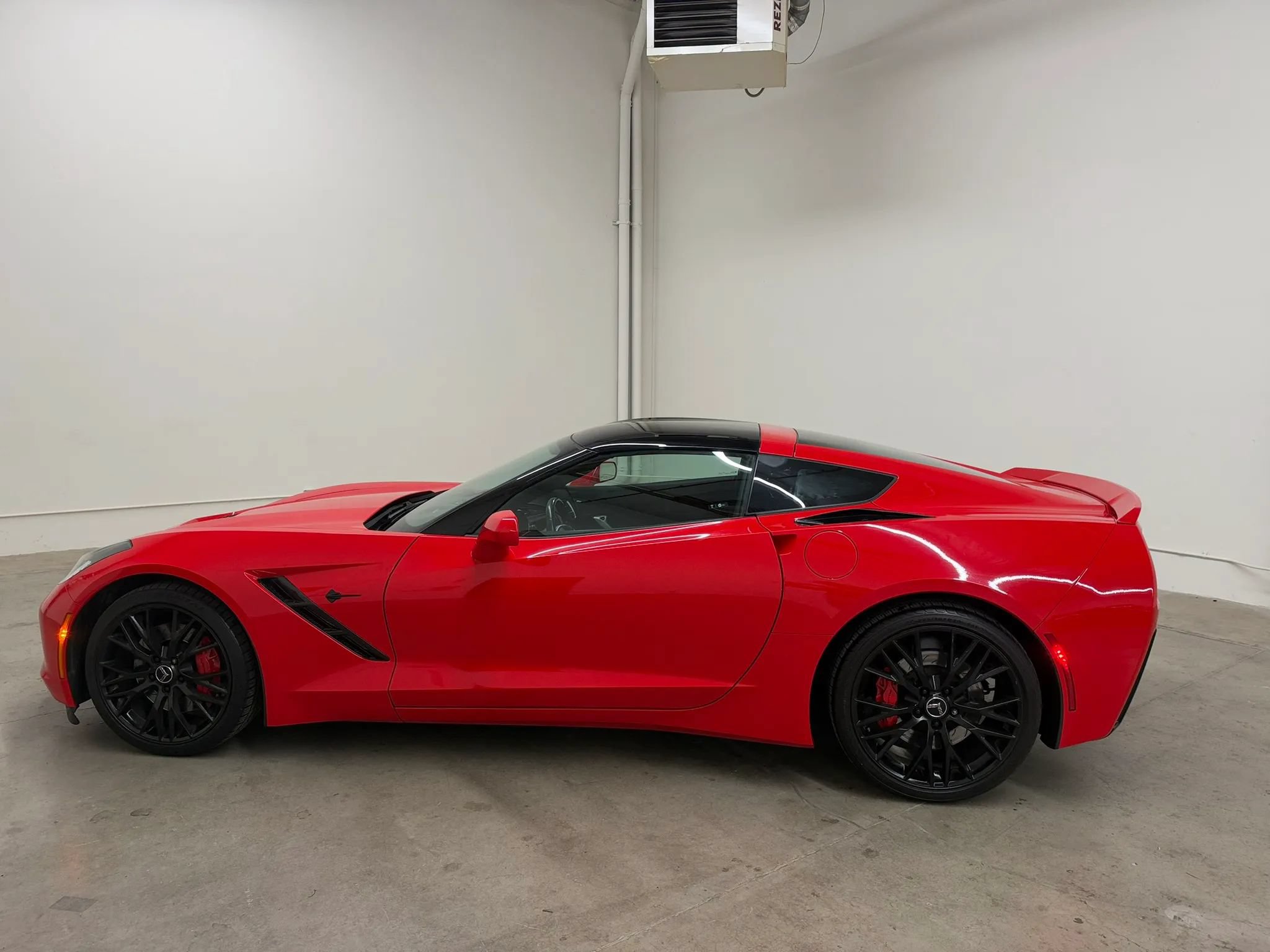 Used 2016 Chevrolet Corvette Stingray Coupe RWD image 7