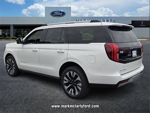 New 2026 Ford Expedition Platinum image 3
