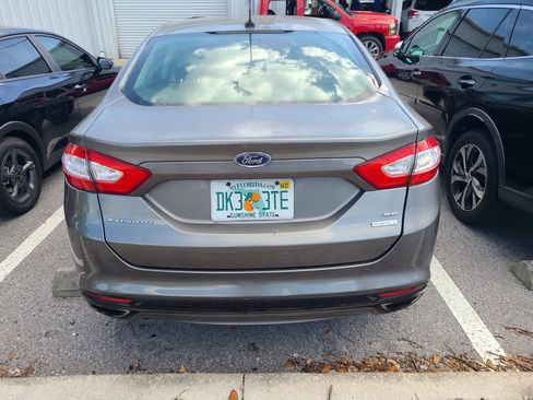 Used 2014 Ford Fusion SE w/ Equipment Group 202A image 5