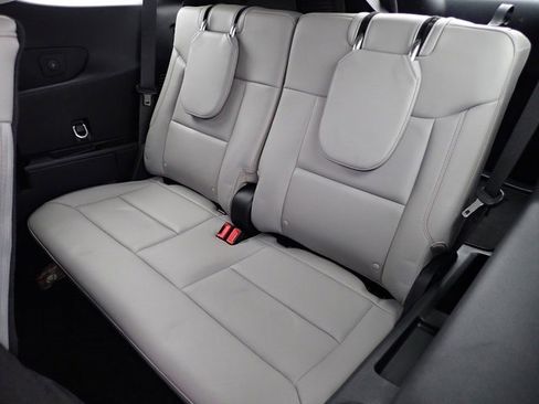 Certified 2025 Ford Explorer Active w/ Active Comfort Package image 19